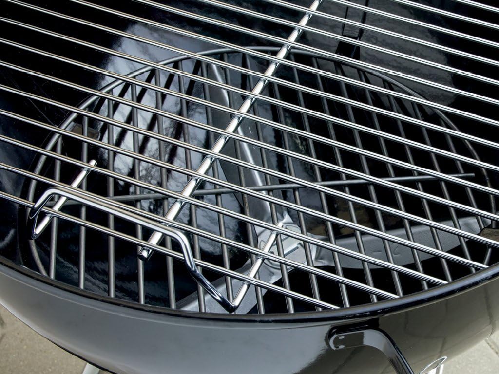 22" Heavy-Duty Charcoal BBQ Kettle Grill with 363 Sq. In. Cooking Area - Black