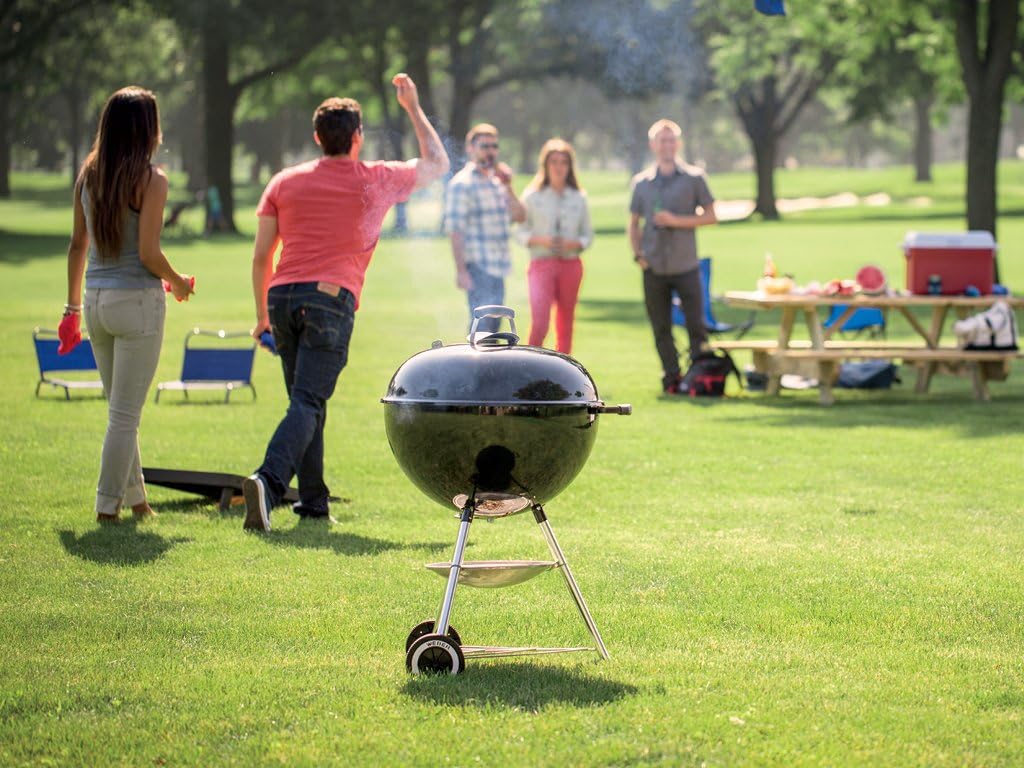 22" Heavy-Duty Charcoal BBQ Kettle Grill with 363 Sq. In. Cooking Area - Black