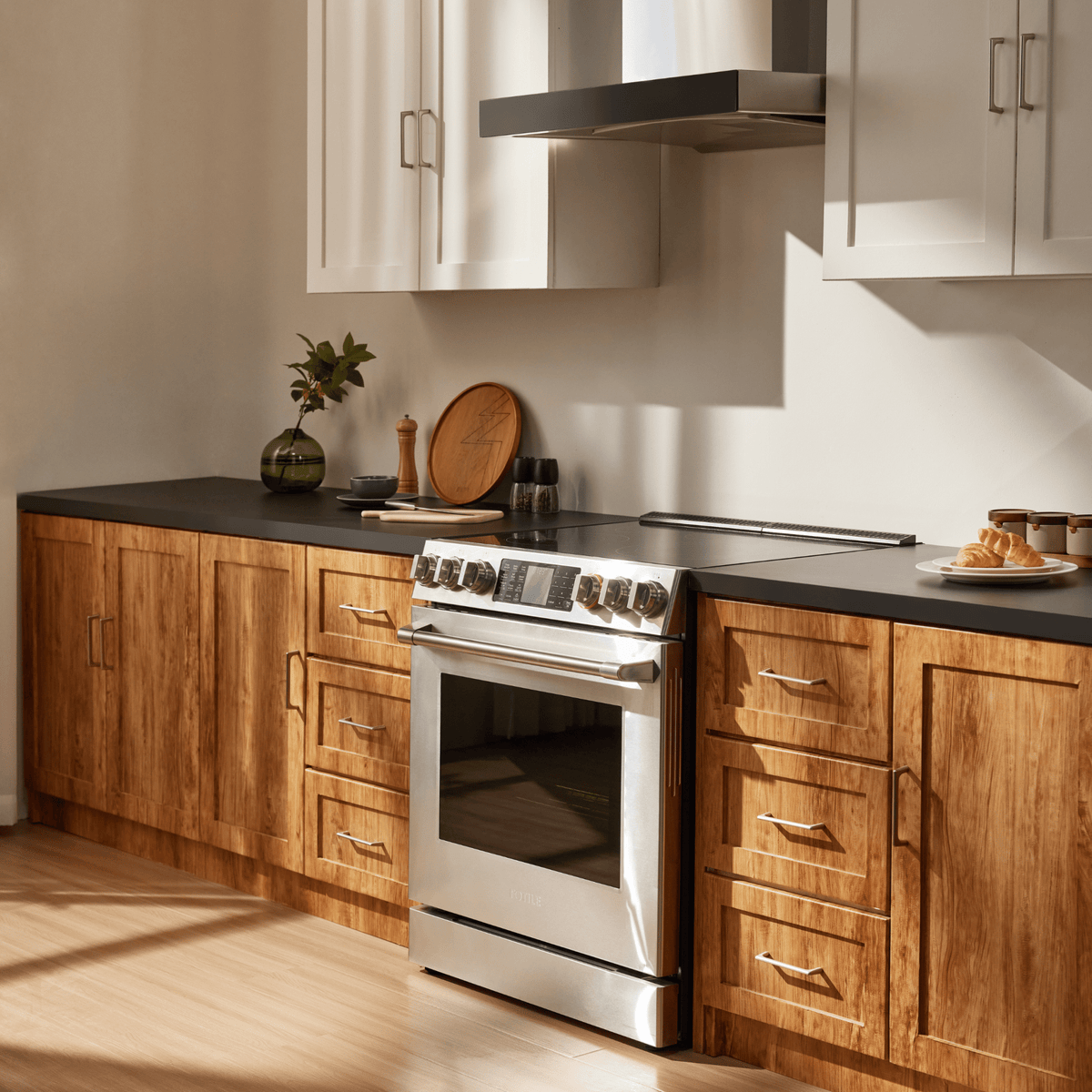 FOTILE FreshBake™ 30" Slide-In Electric Range | RES30552